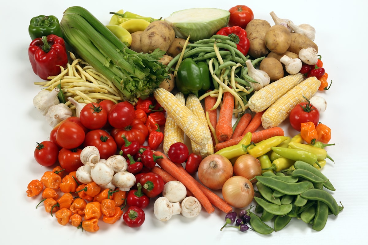 Verdure colorate - carote, pomodori e zucchine